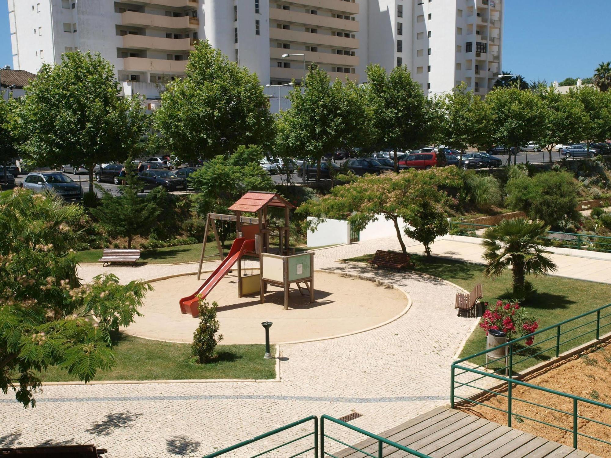 Apartamentos Jardins Da Rocha Portimão Eksteriør billede